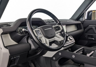 Подержанный автомобиль Land Rover Defender Suv 2021 года (15 фото)
