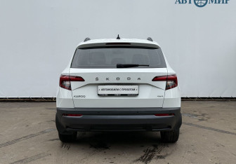 Подержанный автомобиль Skoda Karoq 2021 года (6 фото)