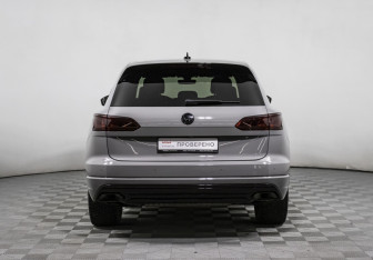 Подержанный автомобиль Volkswagen Touareg 2020 года (6 фото)