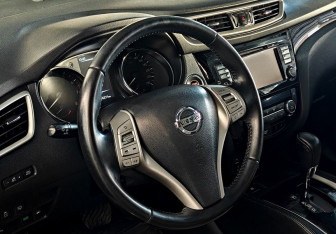 Подержанный автомобиль Nissan Qashqai 2017 года (12 фото)