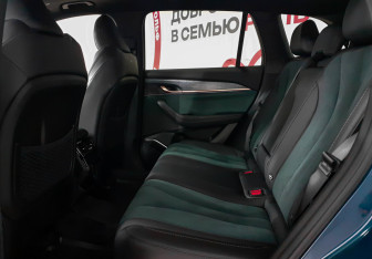 Подержанный автомобиль Geely Monjaro 2024 года (10 фото)