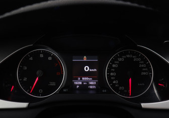 Подержанный автомобиль Audi A4 Sedan 2011 года (7 фото)