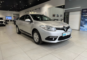 Подержанный автомобиль Renault Fluence 2014 года (3 фото)