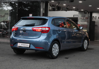 Подержанный автомобиль Kia Rio Hatchback 2012 года (6 фото)