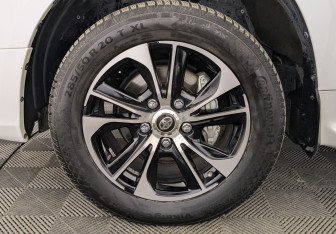 Подержанный автомобиль Toyota Land Cruiser Suv 2020 года (12 фото)