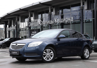 Подержанный автомобиль Opel Insignia Liftback 2013 года (18 фото)