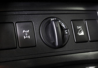 Подержанный автомобиль Toyota Land Cruiser Prado 2014 года (14 фото)