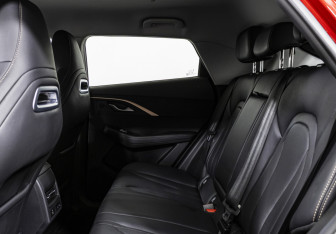 Подержанный автомобиль Omoda C5 2024 года (13 фото)