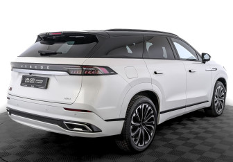 Подержанный автомобиль Jaecoo J8 2024 года (5 фото)