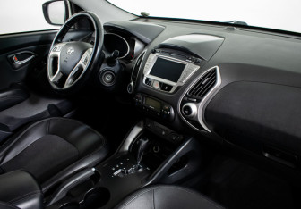Подержанный автомобиль Hyundai ix35 2013 года (10 фото)
