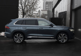 Подержанный автомобиль Geely Monjaro 2023 года (4 фото)