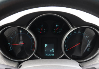 Подержанный автомобиль Chevrolet Cruze Sedan 2010 года (9 фото)