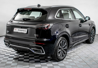 Подержанный автомобиль Hongqi HS5 2023 года (5 фото)