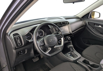 Подержанный автомобиль Hyundai Creta 2022 года (16 фото)