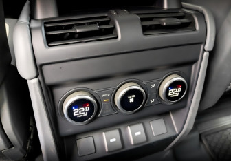 Подержанный автомобиль Land Rover Defender Suv 2024 года (30 фото)