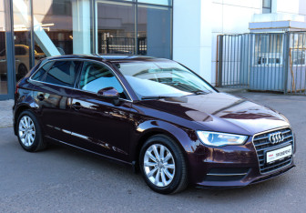 Подержанный автомобиль Audi A3 Hatchback 2014 года (3 фото)