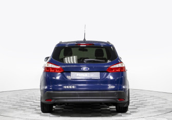 Подержанный автомобиль Ford Focus Wagon 2013 года (6 фото)