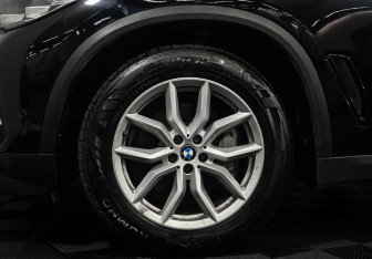 Подержанный автомобиль BMW X5 2020 года (8 фото)