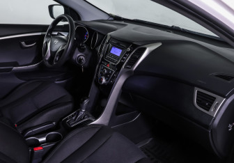 Подержанный автомобиль Hyundai i30 Hatchback 2013 года (10 фото)