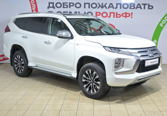 Подержанный автомобиль Mitsubishi Montero Sport 2022 года (3 фото)