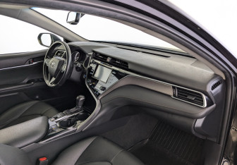 Подержанный автомобиль Toyota Camry Sedan 2020 года (11 фото)