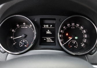 Подержанный автомобиль Skoda Yeti 2015 года (15 фото)