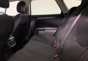 Подержанный автомобиль Ford Mondeo Wagon 2019 года (13 фото)