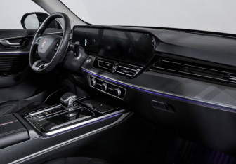 Подержанный автомобиль Hongqi HS5 2024 года (9 фото)