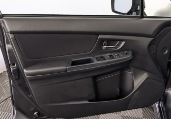 Подержанный автомобиль Subaru XV 2012 года (19 фото)