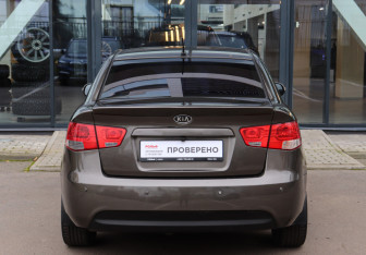 Подержанный автомобиль Kia Cerato Sedan 2009 года (5 фото)