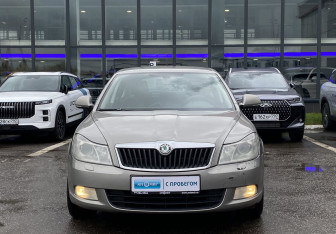 Подержанный автомобиль Skoda Octavia Liftback 2013 года (2 фото)