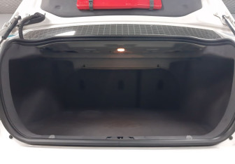 Подержанный автомобиль Volvo S40 2012 года (13 фото)