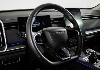 Подержанный автомобиль Jaecoo J7 2023 года (13 фото)