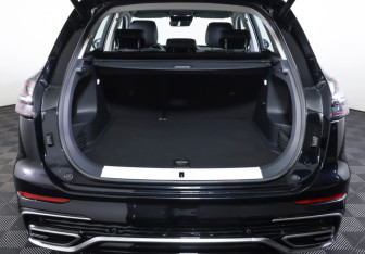Подержанный автомобиль Hongqi HS5 2024 года (9 фото)