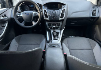 Подержанный автомобиль Ford Focus Hatchback 2013 года (11 фото)