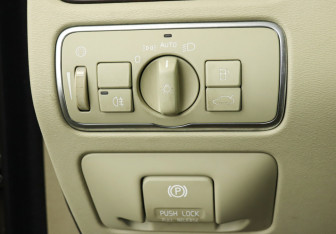 Подержанный автомобиль Volvo S80 2014 года (19 фото)