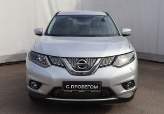 Подержанный автомобиль Nissan X-Trail 2016 года (2 фото)