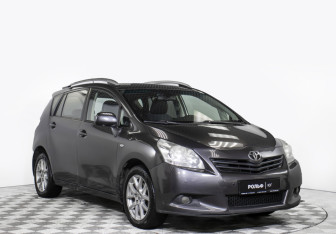 Подержанный автомобиль Toyota Verso 2012 года (3 фото)