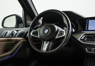 Подержанный автомобиль BMW X5 2019 года (13 фото)