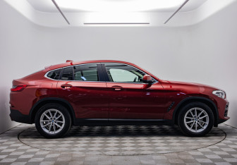 Подержанный автомобиль BMW X4 2019 года (4 фото)