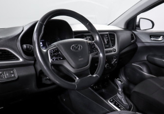 Подержанный автомобиль Hyundai Solaris Sedan 2018 года (14 фото)