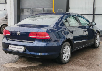 Подержанный автомобиль Volkswagen Passat Sedan 2012 года (5 фото)