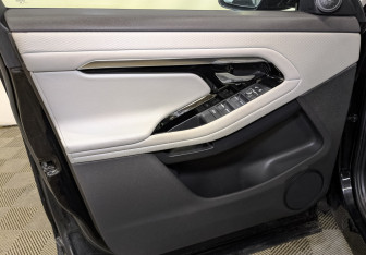 Подержанный автомобиль Land Rover Range Rover Evoque 2020 года (19 фото)