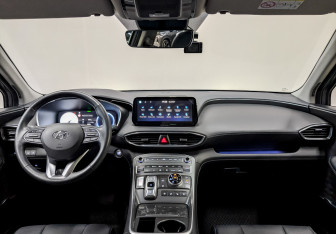 Подержанный автомобиль Hyundai Santa Fe 2022 года (13 фото)