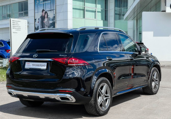 Подержанный автомобиль Mercedes-Benz GLE 2021 года (5 фото)