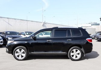 Подержанный автомобиль Toyota Highlander 2012 года (8 фото)