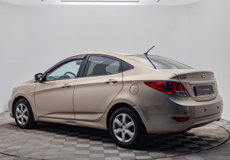 Подержанный автомобиль Hyundai Accent Sedan 2011 года (3 фото)