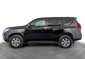 Подержанный автомобиль Toyota Land Cruiser Prado 2018 года (8 фото)