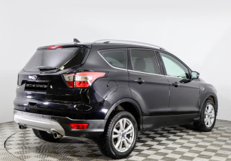 Подержанный автомобиль Ford Kuga 2019 года (3 фото)