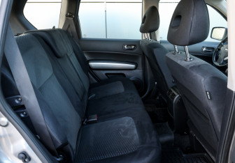 Подержанный автомобиль Nissan X-Trail 2013 года (11 фото)